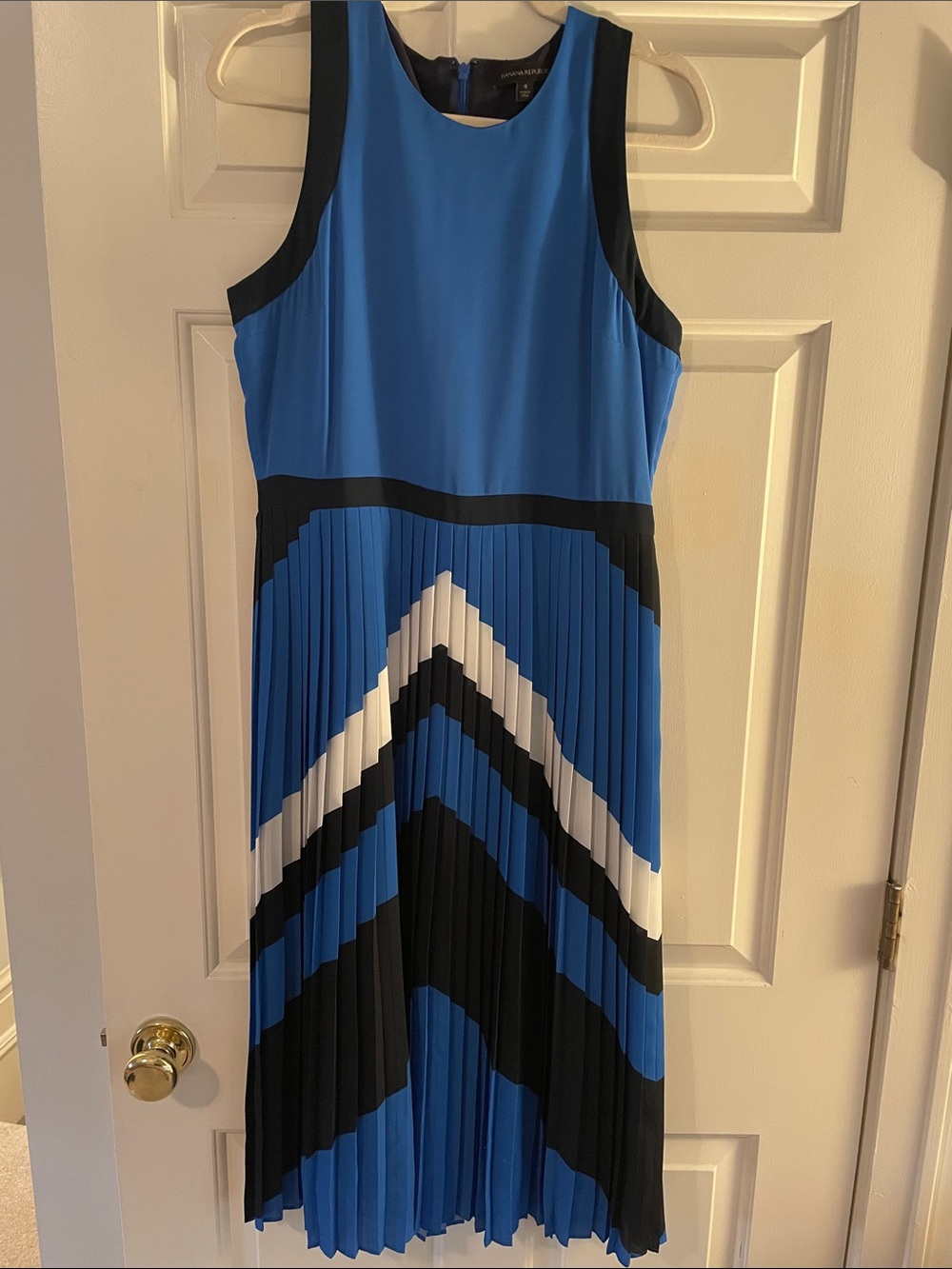 Banana Republic Blue Black White Pleated Chevron Midi Dress